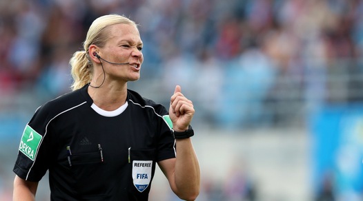 Bundesliga, debutta l'arbitro donna