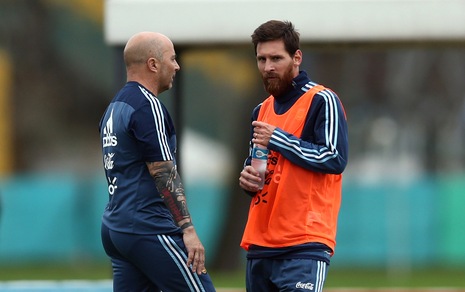 Argentina, Sampaoli: «Messi ha una pistola alla tempia»