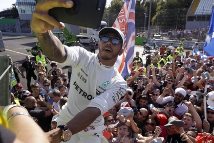 F1 Mercedes, Hamilton: «E’ stato bello fare il ‘cattivo’ a Monza»