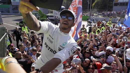 F1 Mercedes, Hamilton: «E’ stato bello fare il ‘cattivo’ a Monza»