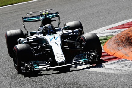 F1, a Monza pit stop lampo per le Mercedes
