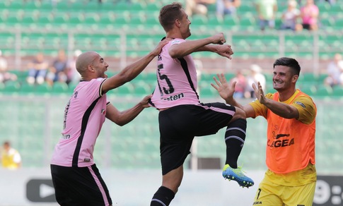 Serie B, Palermo-Empoli, pari spettacolo. Il Carpi resta solo in vetta, crollo del Bari