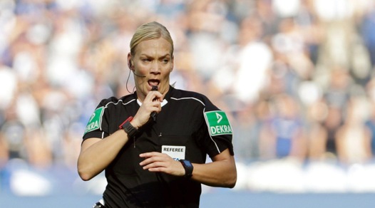 Bundesliga, Bibiana Steinhaus entra nella storia: è il primo arbitro donna