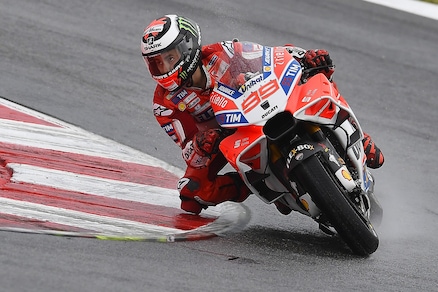 MotoGp Ducati, Lorenzo: «Peccato per la caduta»