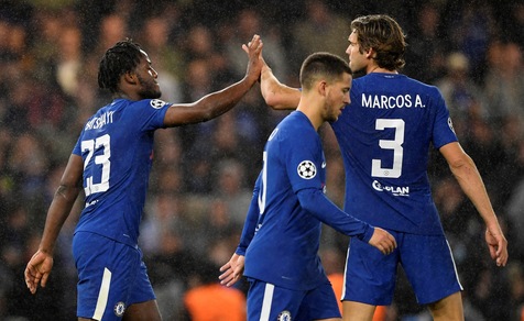 Il Chelsea travolge il Qarabag, show di United, Bayern e Psg