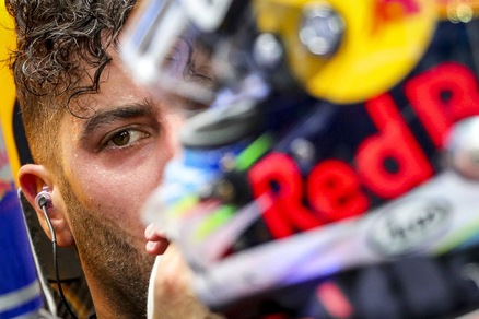 F1 Singapore: Ricciardo bis nelle seconde libere