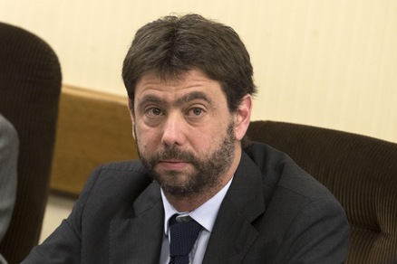Rassegna stampa: «Agnelli resterà al timone». «L'accusa usa la mano pesante»