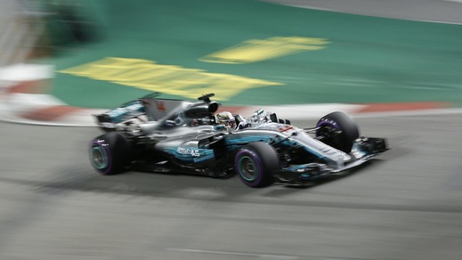 F1 Singapore, Hamilton: «E' frustrante, Ferrari e Red Bull eccezionali»