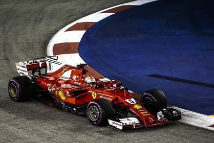 F1 Singapore, pole Ferrari per Vettel: vittoria a 1,55