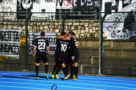 Serie C, il Siena vola in vetta. Catania, tris in Puglia