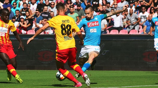 Napoli, tutti in coro per Hamsik