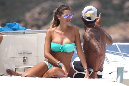 Tutta Napoli contro Melissa Satta: «Ma l'hai mai visto Maradona?»