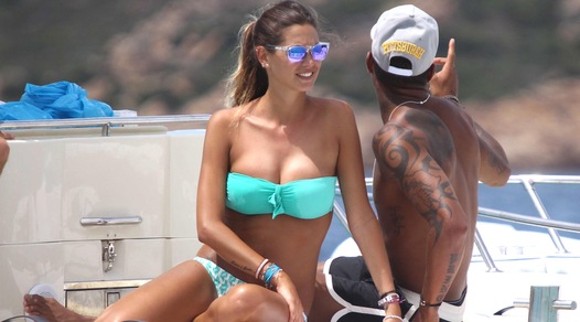 Tutta Napoli contro Melissa Satta: «Ma l'hai mai visto Maradona?»