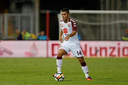 Torino, incidente per Iago Falque: l'auto è distrutta