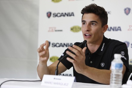 MotoGp, Marquez: «Rossi fuori dalla corsa per il titolo»