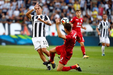 Serie A Cagliari, Andreolli c'è. A parte Van Der Wiel