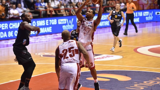 Supercoppa, Milano vola in finale trascinata da Goudelock