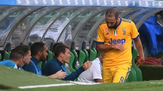 Juventus, Higuain triste adesso è un caso: la squadra è tutta con lui