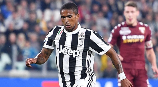 Juventus, Douglas Costa: «Higuain tornerà a fare tanti gol»