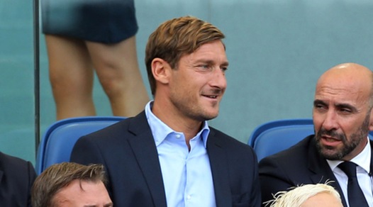 Niente mèches per Totti: ma solo tanto sole e gel