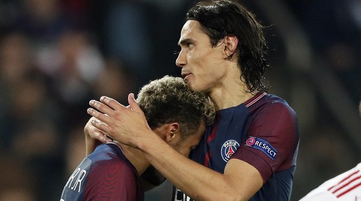 Cavani-Neymar, ecco l'abbraccio dopo i gol al Bayern Monaco