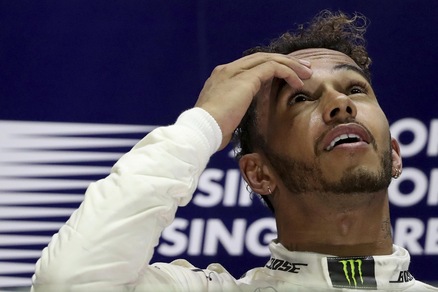 F1 Mercedes, Hamilton: «Vettel vuole vincere? Auguri»