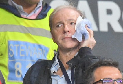 Genoa-Bologna, prima del match ultrà prende a pugni telecronista