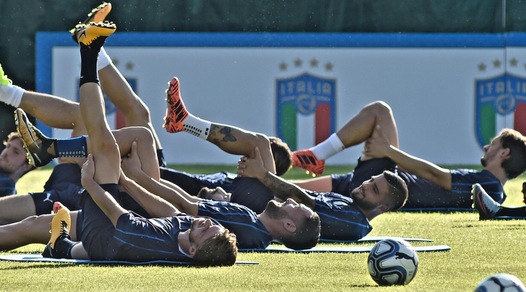 Azzurri al lavoro a Coverciano: Insigne mette in mostra i tatuaggi