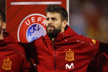 Spagna-Albania, fischi per Piqué ma anche qualche applauso durante la sostituzione