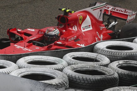 F1 Ferrari, Raikkonen: crash nelle libere e penalità in arrivo