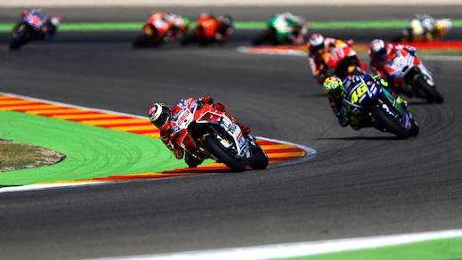 MotoGp Ducati, Ezpeleta: «Nel 2018 Lorenzo lotterà per il titolo»