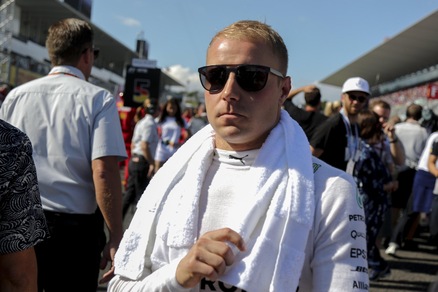 F1, Bottas: «Giusto far passare Hamilton»