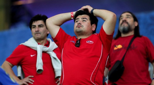 Cile, la moglie di Bravo accusa: «Ubriachi agli allenamenti»