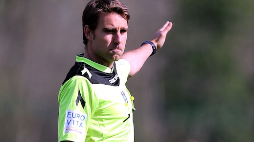 Serie B Frosinone-Palermo, arbitra La Penna. Avellino-Salernitana: Fourneau