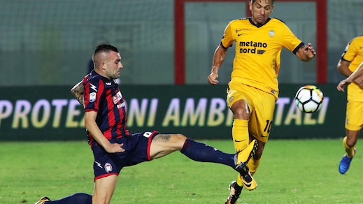 Serie A Verona, Cerci e Kean in gruppo. Personalizzato per Ferrari