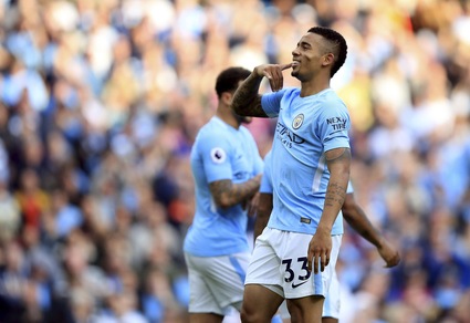 Premier League, Liverpool-Manchester United 0-0. City, 7 gol allo Stoke. Chelsea ko