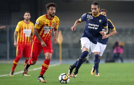 Serie A Verona, allenamento in gruppo per Caceres e Romulo