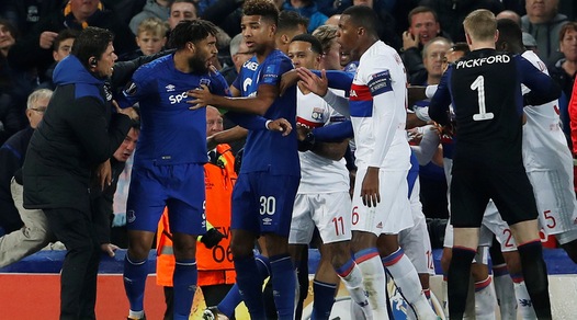 Europa League, follia a Liverpool: maxi rissa tra Everton e Lione