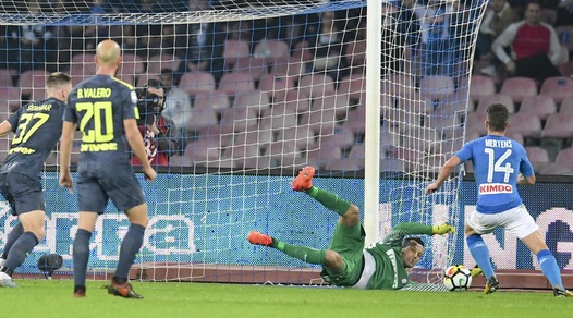 Serie A, Napoli-Inter 0-0: Handanovic show, primo pari per Mertens e compagni