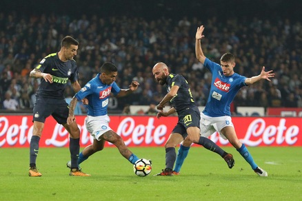 Napoli-Inter, il pari cambia poco per Sarri