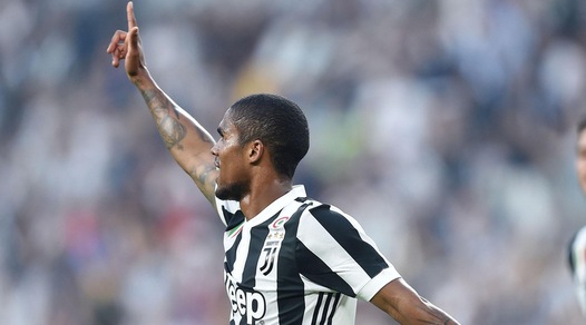 Juventus, Douglas Costa profeta: «Sapevo che Mario sarebbe andato lì...»