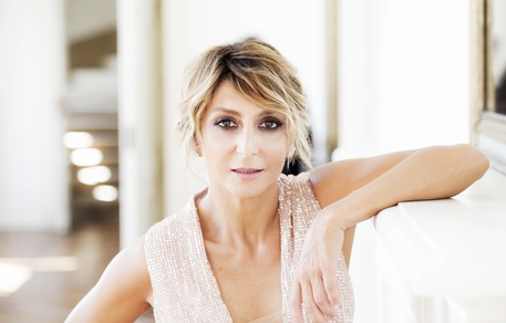 Al Teatro della Commedia, arriva La Spiaggia con Paola Minaccioni