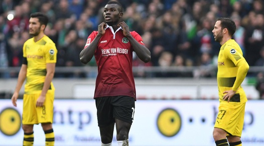 Bundesliga, l'Hannover cala il poker sul Dortmund: 4-2