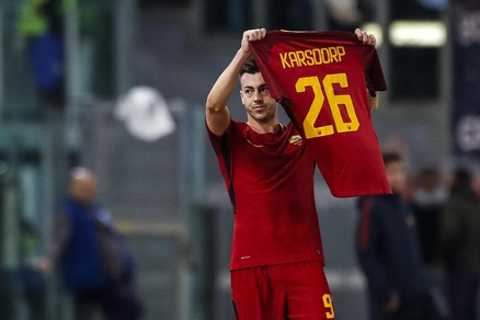 Roma, El Shaarawy: gran gol con dedica a Karsdorp