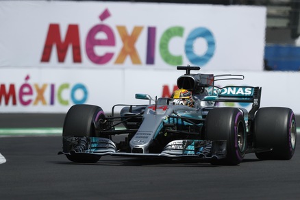 F1, Hamilton: «L’addio di Rosberg ha aiutato la squadra»