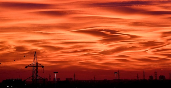 A Milano il tramonto è un dipinto
