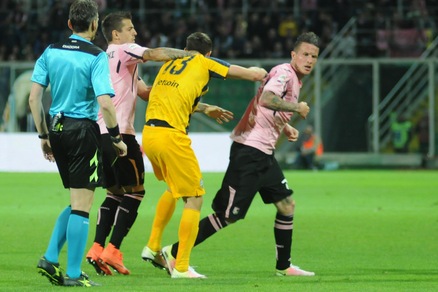 Serie B Palermo, Morganella stop: crociato e menisco rotti