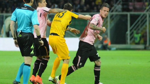 Serie B Palermo, Morganella stop: crociato e menisco rotti