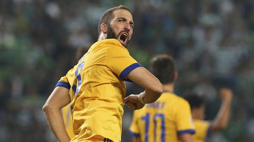 Sporting Lisbona-Juventus 1-1, Higuain risponde a Bruno Cesar