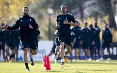 Milan, le immagini dell'allenamento in Grecia: Montella cupo